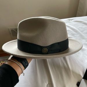 Grey fedora